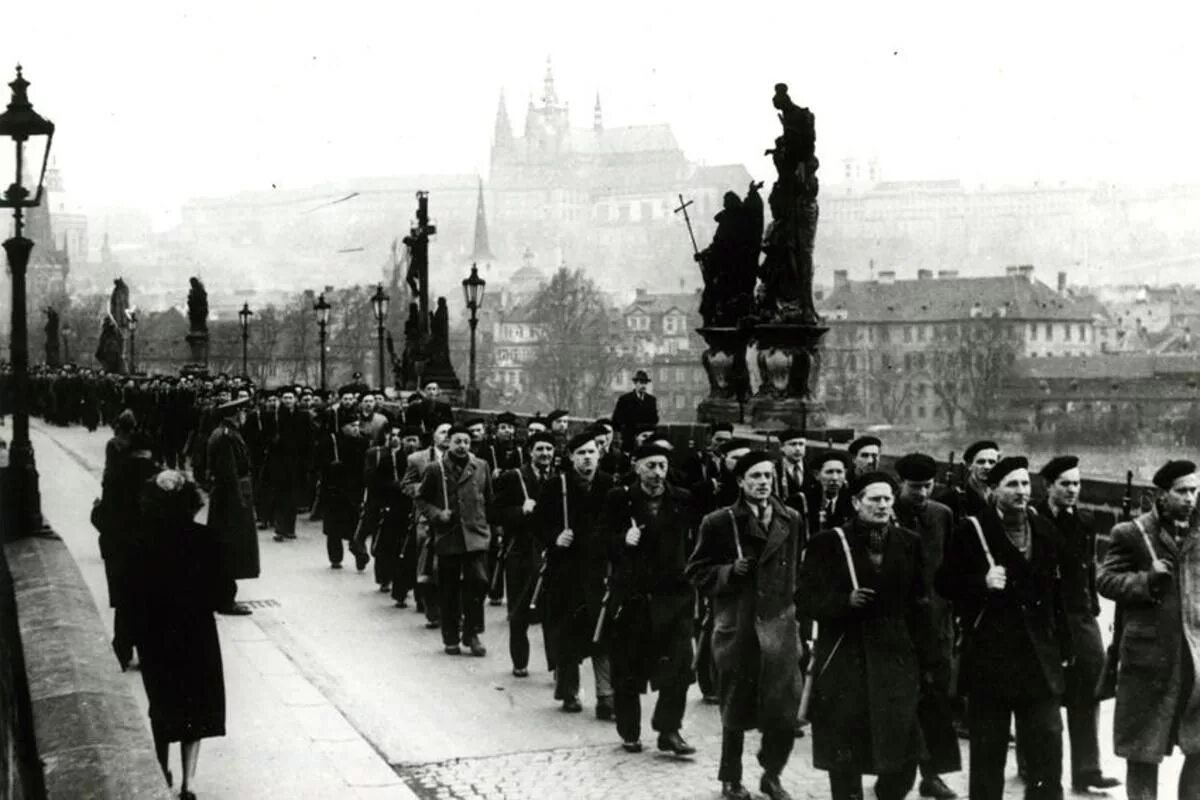 Правительство чехословакии. Прага 1948. чехословакия 1948. чехословакия февраль 1948. революция в чехословакии 1948 год.