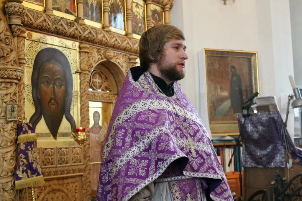 службы в храмах рыбинска. храм иверской иконы божией матери рыбинск. храм иверской в рыбинске настоятель храма. катехизаторские беседы перед крещением. отец григорий гогишвили рыбинск.