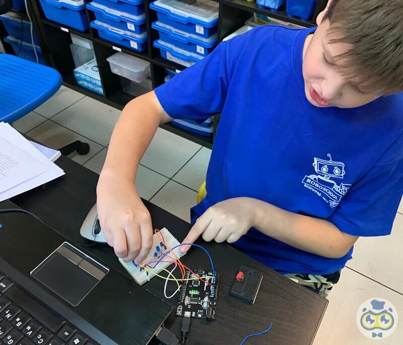 оренбург спутниковое тв. ремонт телевизоров новокосино. стол для инженера электронщика. офисы новокосино. ремонт телевизоров новокосино.