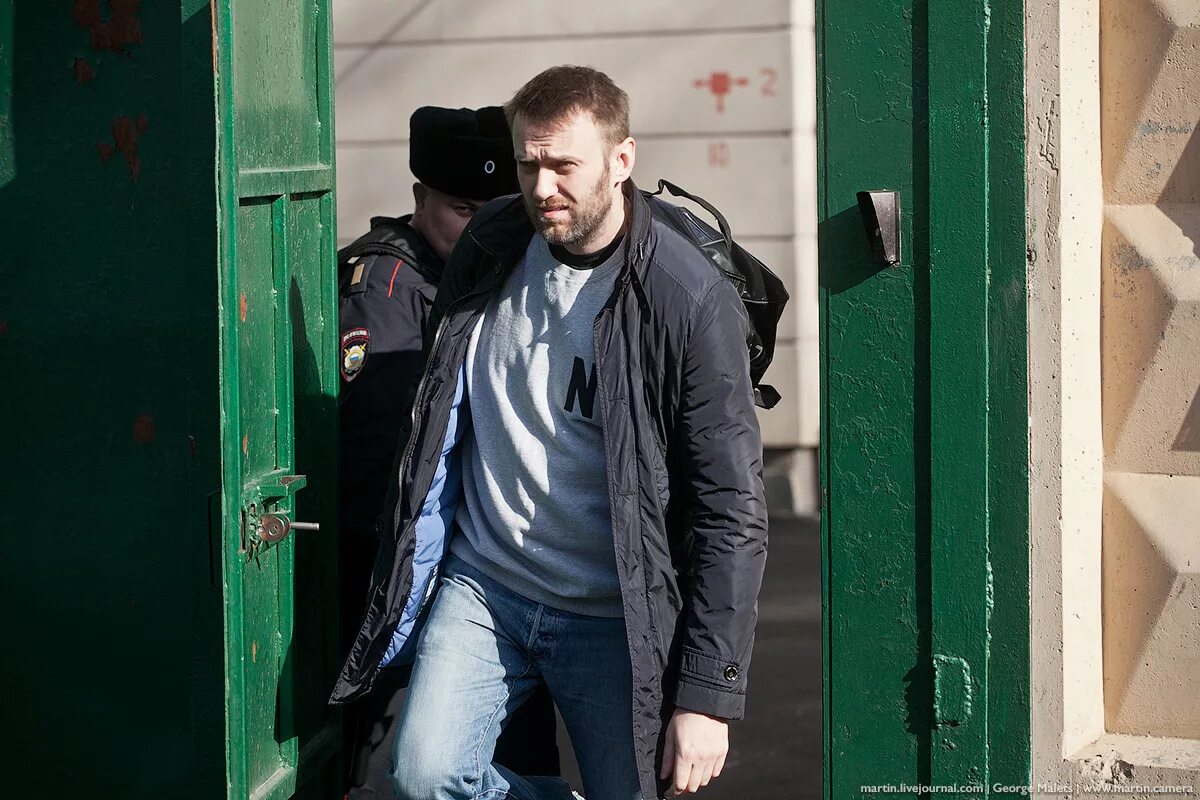 освободился из тюрьмы. освободился из тюрьмы. освободился из мест лишения свободы. освободившиеся заключенные. освобождение из мест лишения свободы.