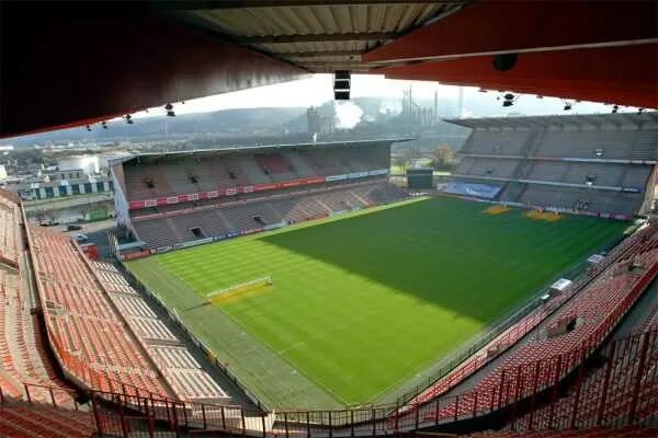 Стадион стандарт. Морис Дюфран. Стандард Льеж стадион. Stade Maurice Dufrasne. Maurice Dufrasne Stadion.