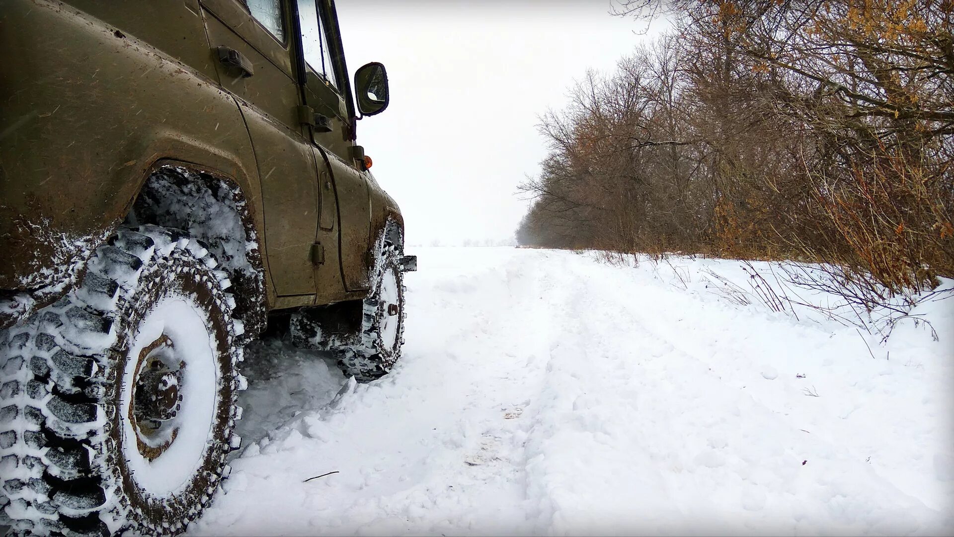 Автосервис старая дорога. УАЗИКИ зимой. УАЗ зима. Зимняя автодорога на УАЗИКЕ. УАЗ на зимней дороге.