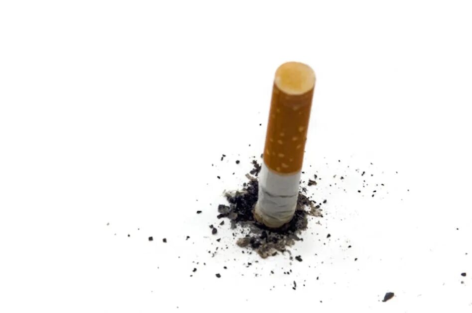 Сигареты купить пепел. Пепел сигареты. Бычок от сигареты. Окурок на прозрачном фоне. Окурок пепел.