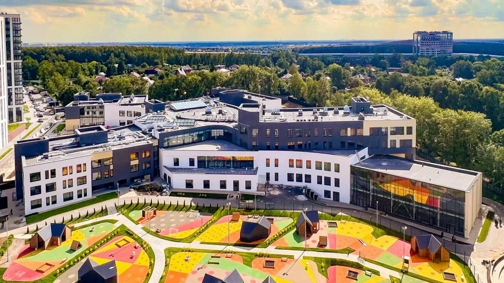 Школа диалектика испанские кварталы. Школа диалектика москва. Школа 547 москва. Школа 830. Школа диалектика москва.