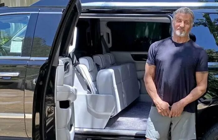 Сильвестр сталлоне феррари. Сильвестр сталлоне гелик. Сильвестр сталлоне мерседес. Cadillac escalade esv сильвестр. Автомобиль сильвестра сталлоне.