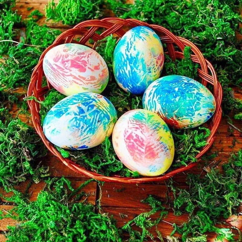 Яйцо Пасха. Покраска пасхальных яиц. Красивые яйца на Пасху. Окрашивание пасхальных яиц салфетками.