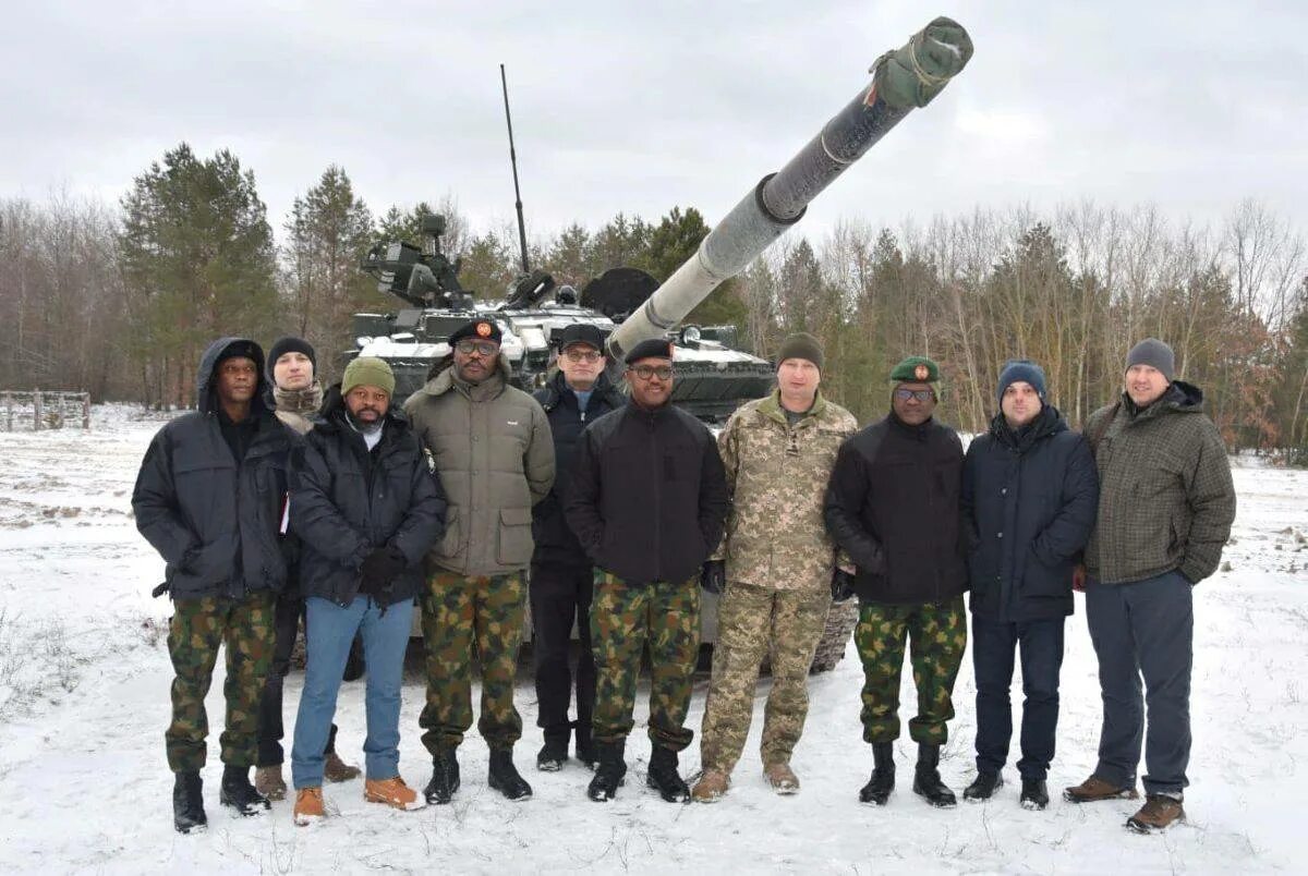 Военное обозрение новости сегодня. Украинская Военная делегация. Военное обозрение на Украине. Военные новости. Снимки украинской армии.