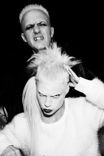 Die antwoord йоланди. Йоланди фиссер группа. Die antwoord i don t. Die antwoord солистка 2022. Йоланди и ниндзя.