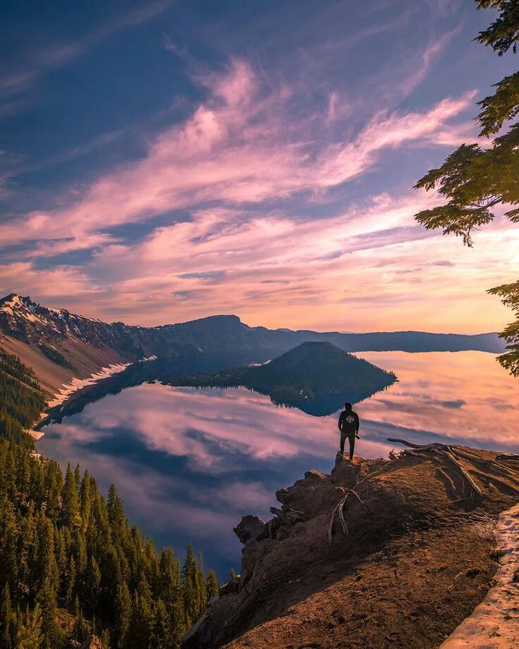 Download wallpaper 2048x1152 lookout, beautiful, mountain, fog ultrawide monitor