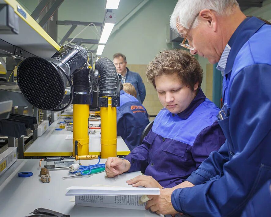 северодвинский техникум электромонтажа и связи. педагоги судостроения фото. техникум электромонтажа и связи северодвинск официальный сайт. директор арктика. техникум электромонтажа и связи.