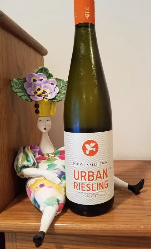 Urban Riesling вино. Nik Weis Urban Riesling. Рислинг Urban Riesling. Урбан Рислинг Мозель. Nik weis riesling