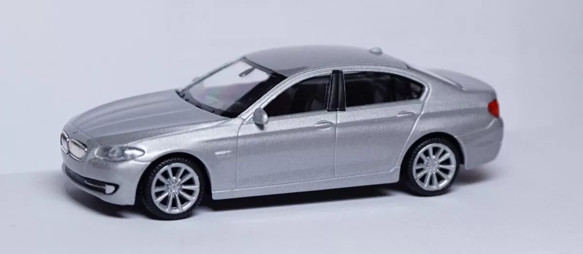 Модель 1 10 купить. Welly BMW 535 1/43. 1/43 BMW 5. Welly BMW 120i. BMW f10 1 43.