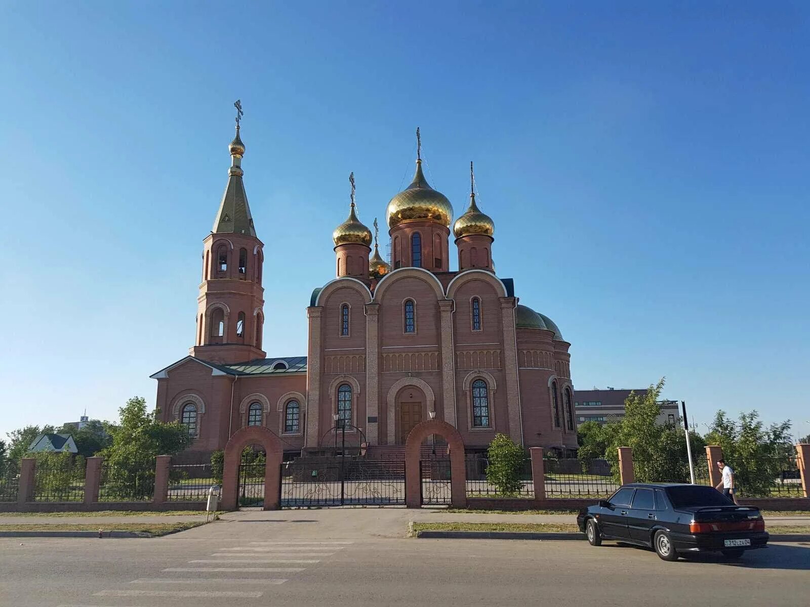 Свято-Никольский кафедральный собор Актобе. Никольский собор (Актобе). Никольский храм Уральск Казахстан. Актобе храм Свято Никольский фото