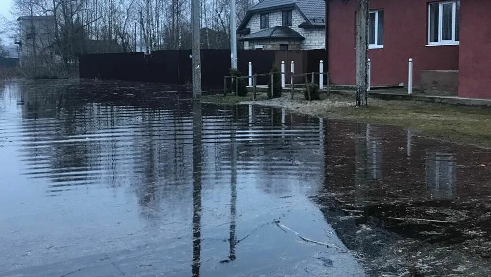 Паводок Брянск 2023. Радица Крыловка паводок. Брянск паводок. Паводок Брянск 2023 Радица Крыловка. Уровень воды в болве брянск на сегодня