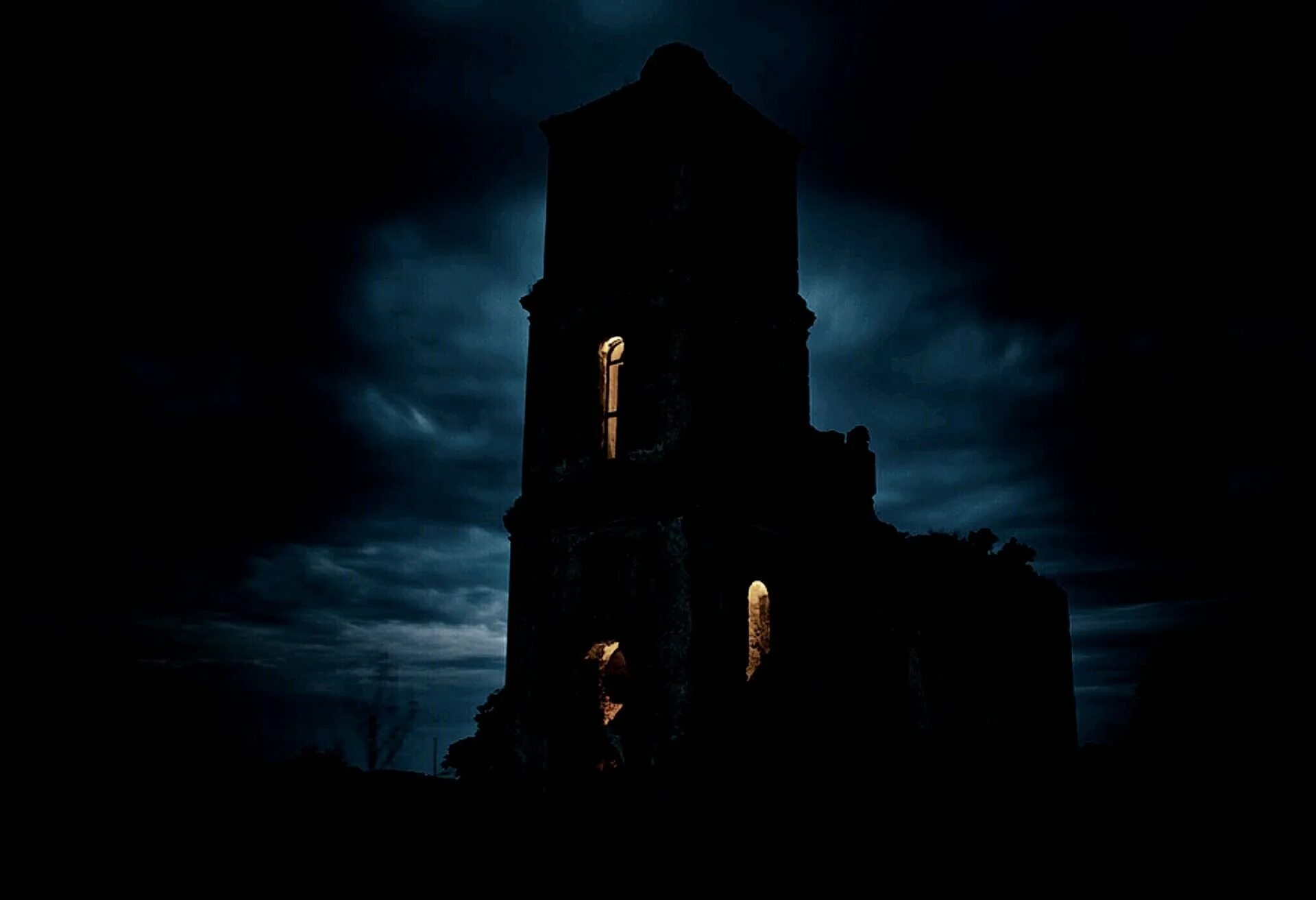 Заброшенная Церковь ночью. Темная Церковь. Мрачный храм. Темный храм.