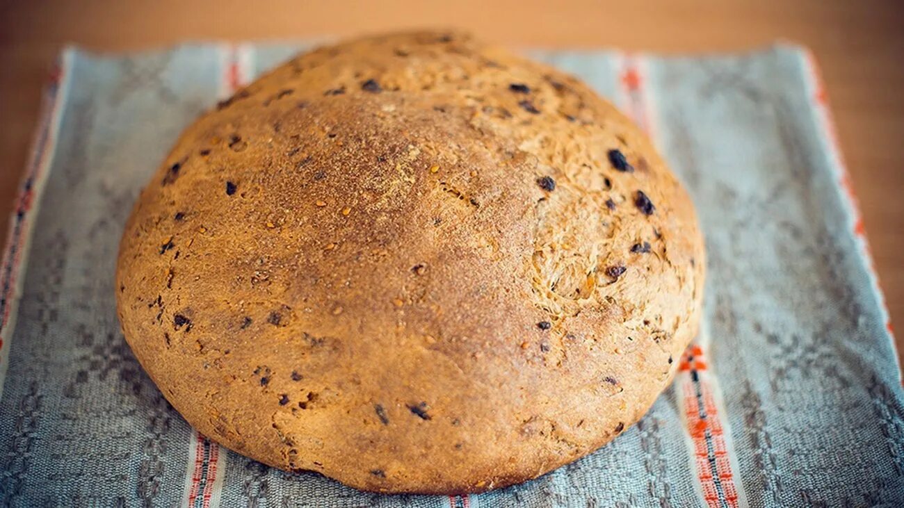 Домашний хлеб. Домашний бездрожжевой хлеб. Хлеб домашний круглый. Хлеб бездрожжевой круглый.