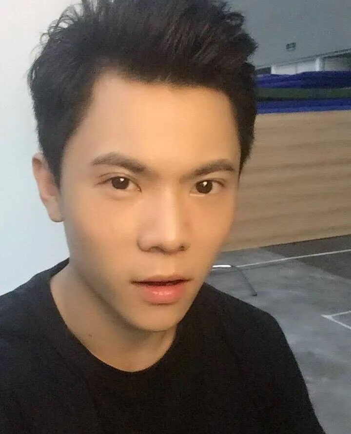 Чжэньвэй ван. Ван чжэньвэй. Ченг каратэ пацан. Ван чжэньвэй 2022. Ван чжэньвэй 2020.