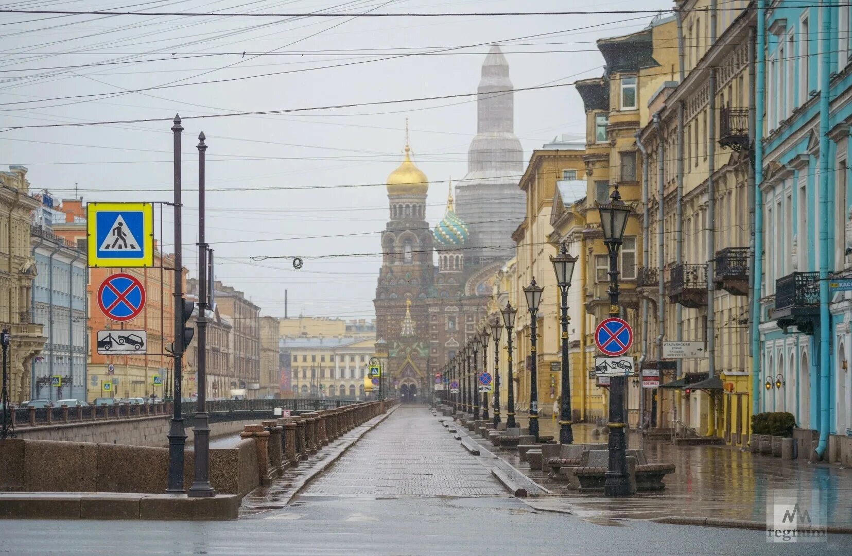 Летнее время спб. Петербург летом. Набережные санкт-петербурга парк. Площадь летом. Санкт-петербург город на реке неве.
