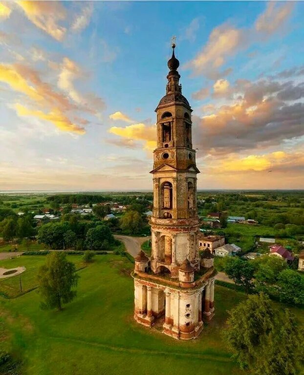 колокольня никольского собора в калязине. колокольня никольского собора в калязине. колокольня сфера. колокольня никольского собора города калязин. калязин в новый год.