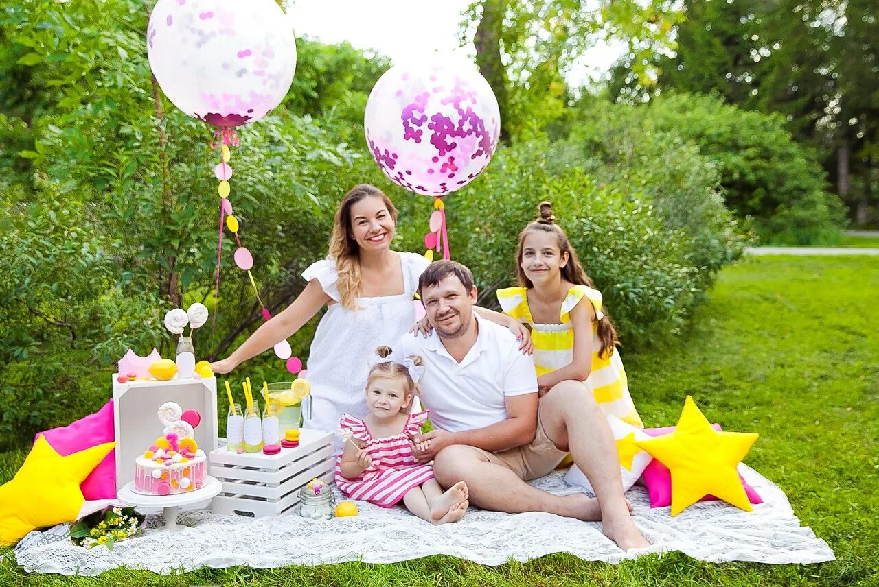 Выездные фотосъемки. Выездная фотосессия семейная. Выездные фотосъемки. Выездная съемка. Свадебный алтарь.