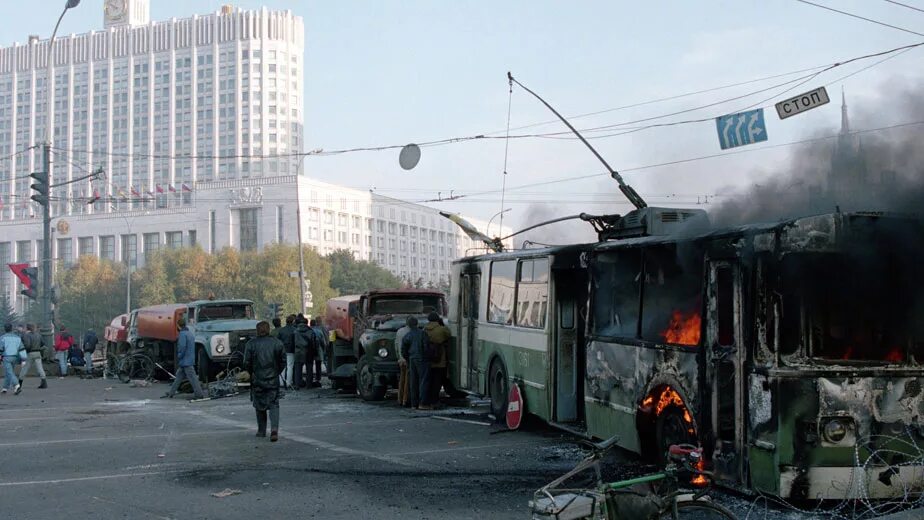 События 3 октября 1993. Кровавый октябрь 1993. путч 1993 останкино. октябрьский путч 1993. черный октябрь 1993 останкино.