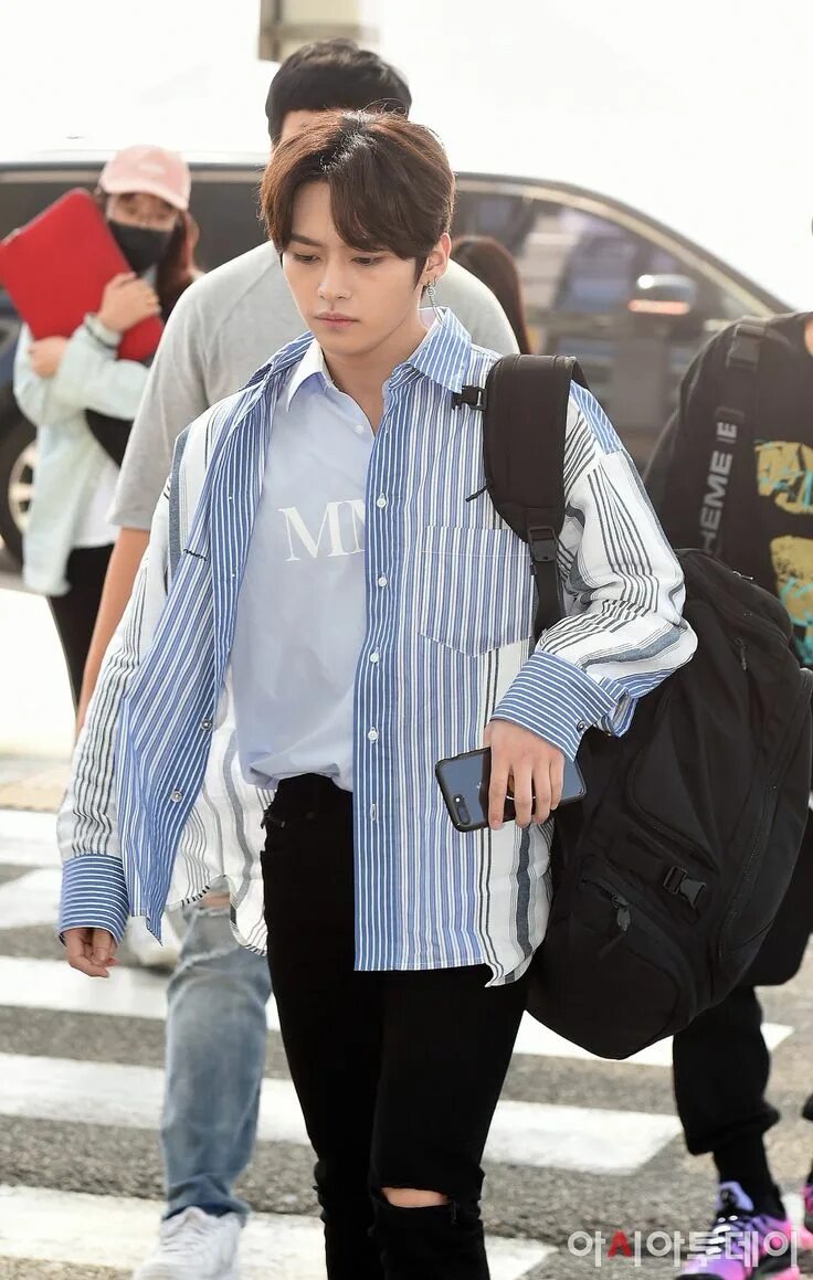 Мин хо в полный рост stray kids. Стиль мин хо из stray kids. Стрей минхо рост. Мин хо в полный рост stray kids. Ли мин хо stray kids.