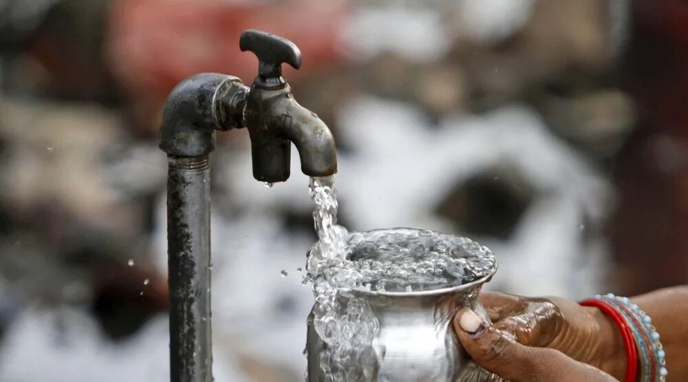 Водоканал питьевая вода. Водопроводная вода. Нехватка воды. Вода из водопровода. Водопроводная вода в США.