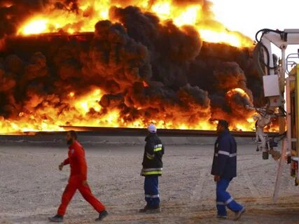 Пожарный нефть