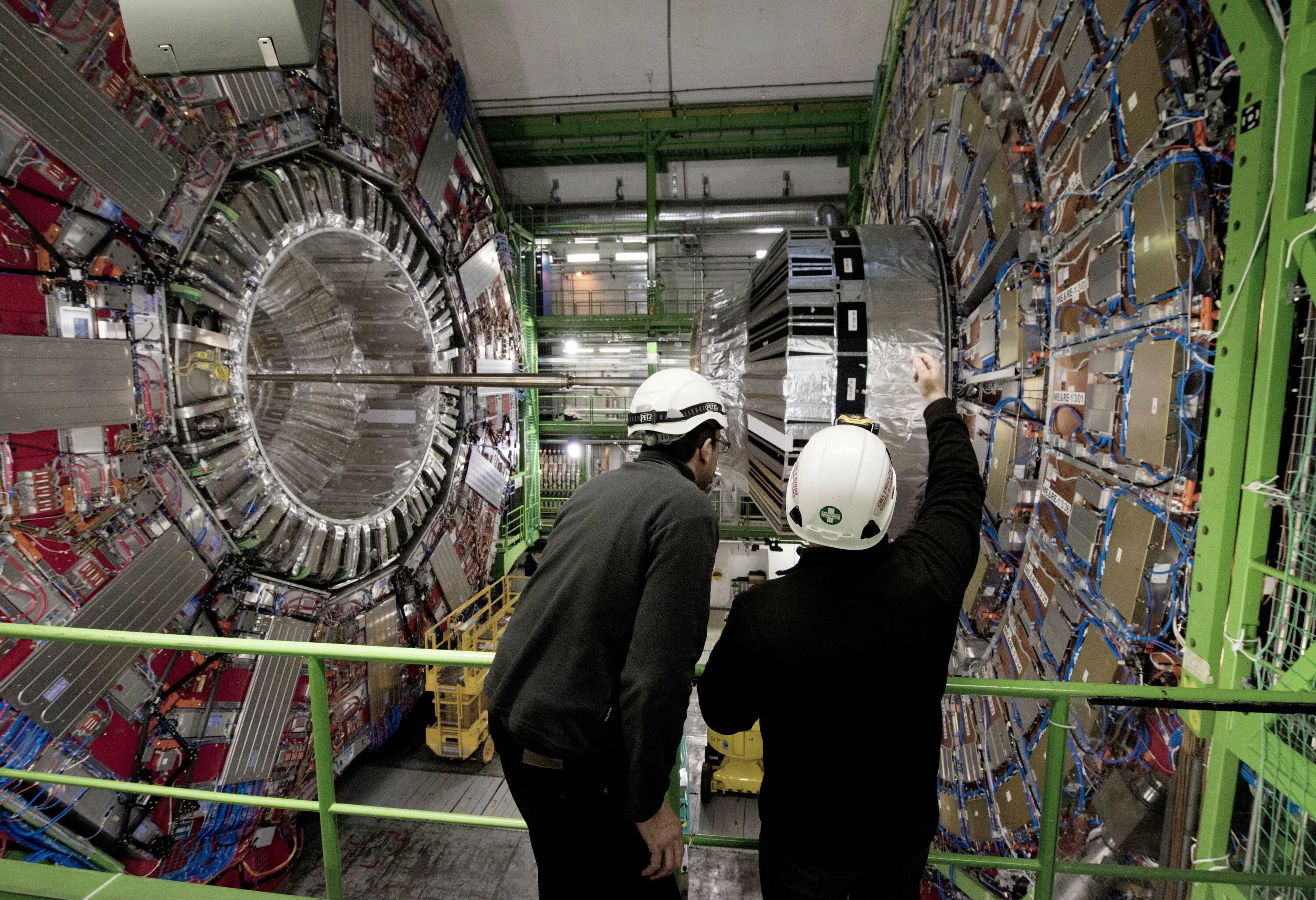 Церн швейцария. Швейцария ЦЕРН коллайдер. Большой адронный коллайдер в CERN. Адронный коллайдер в Швейцарии. Адронный коллайдер 2022.