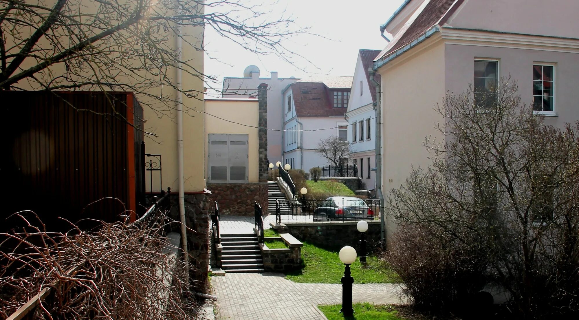 Дворик минск. Красный дворик немига. Красный дворик минск. Красный дворик немига. Красный дворик минск.