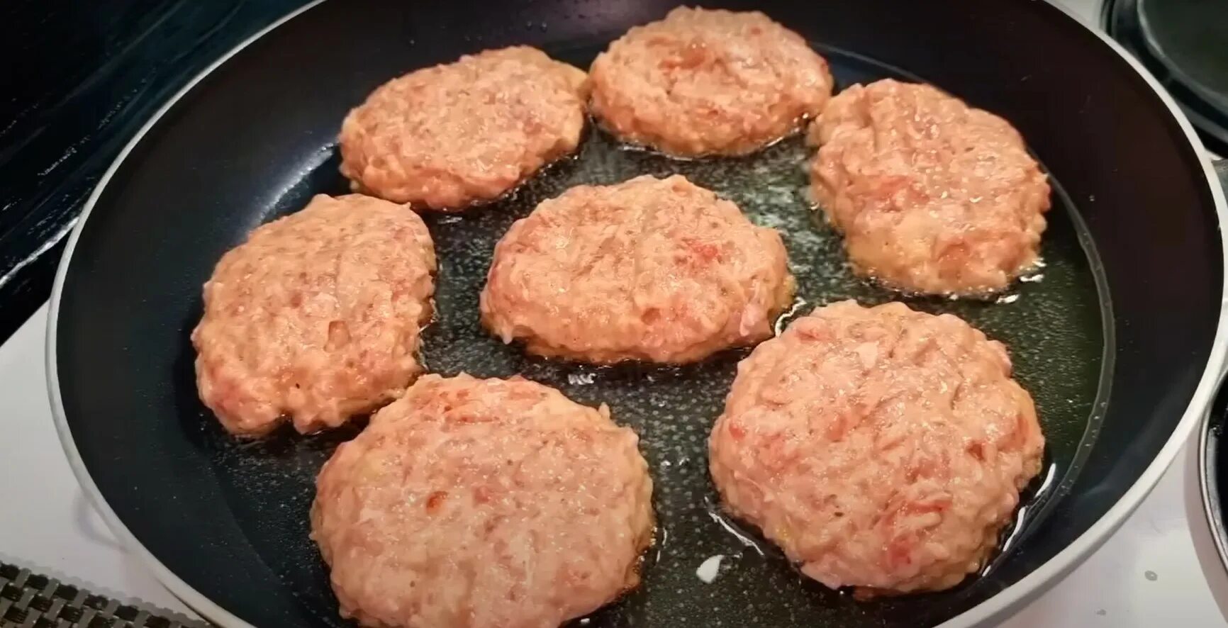 Пересолила фарш для котлет. Цвет котлеты. золотистая котлета. пересолила котлеты как исправить. пересолила котлеты как исправить жареные.