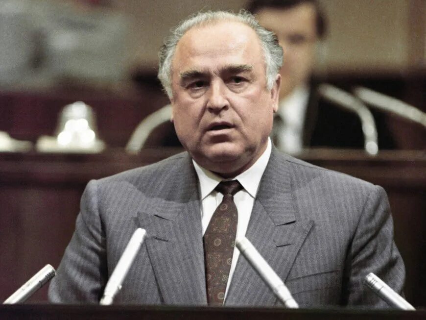 Черномырдин премьер министр. Черномырдин 1992. Премьер министр черномырдин