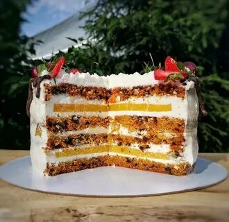 Торт морковный с апельсином и орехами