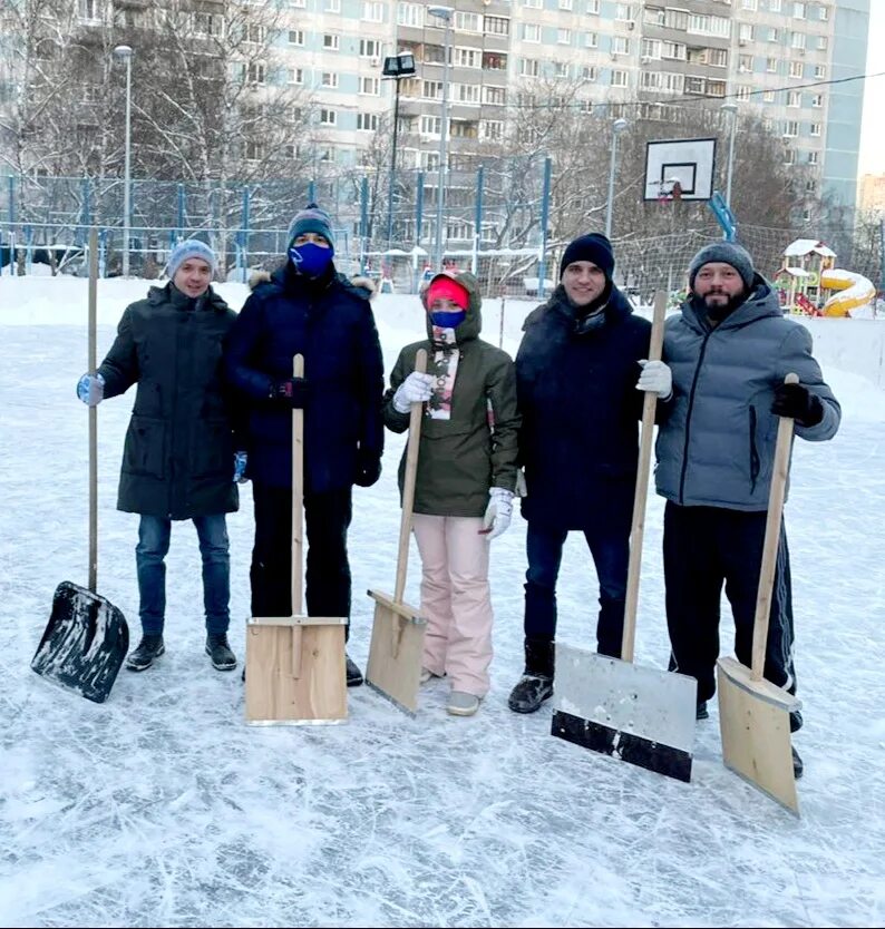Снегопад в ростокино. Жкх бибирево. Жкх бибирево. Жилищник лианозово сотрудники. Жилищник бибирево.