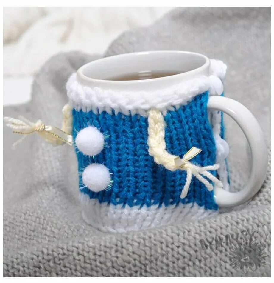 вязаные кружки. вязаный чехол на кружку. вязаный чехол для кружки. обвязанные кружки. вязаная кружка.