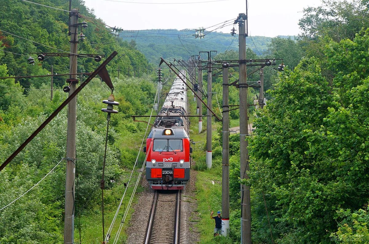 жд станция горячий ключ. жд станция чилипси. железная дорога горячая. станция чилипси туапсинский район. железнодорожный вокзал горячий ключ.