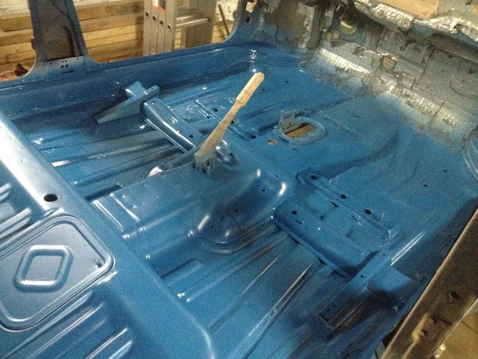 Сварка днища е34. Сварка пола ваз 2107. Сварка полов. Сварка пола ваз 2110. Заводской утеплитель пола ваз 2115.