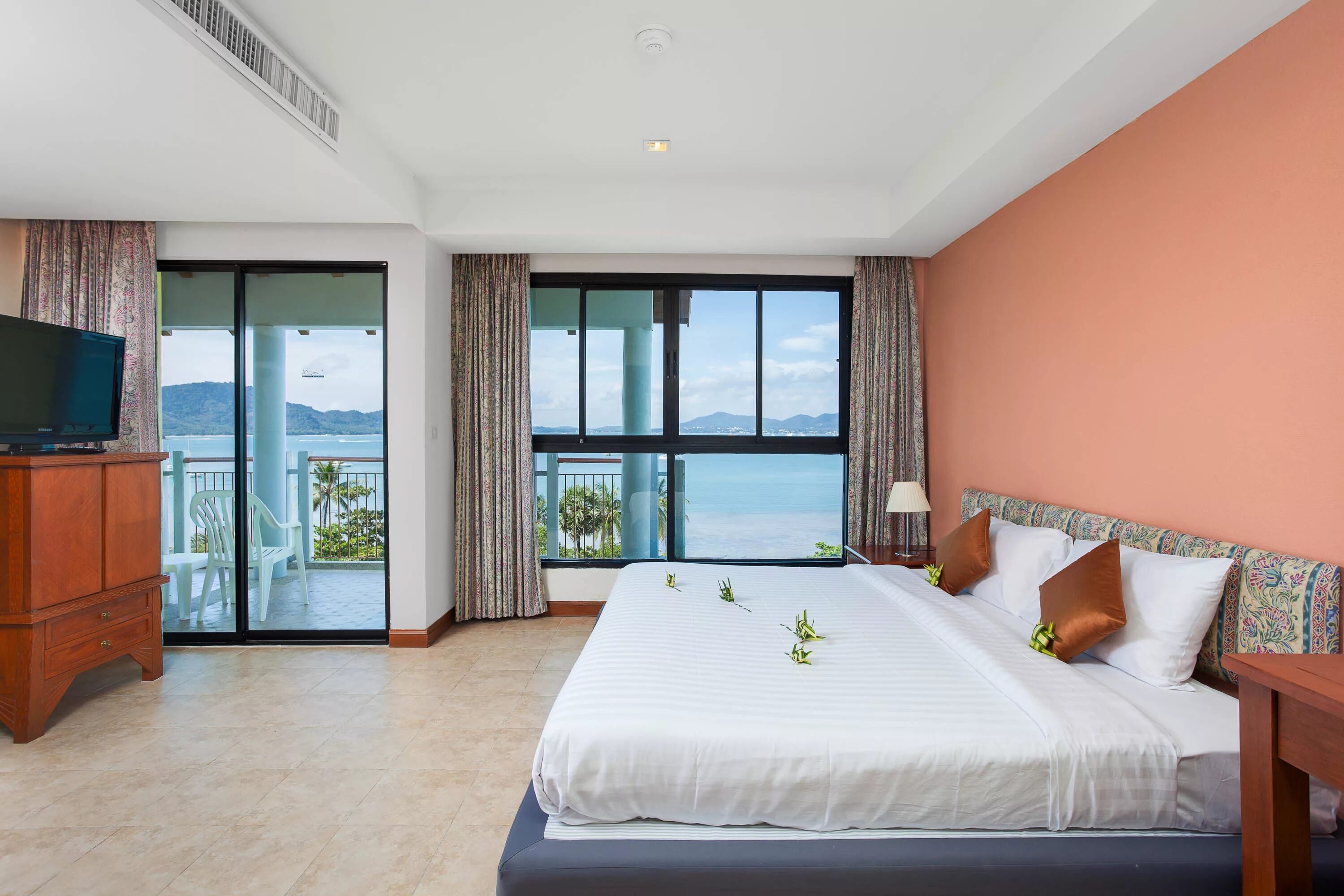 By the Sea Phuket. Отели Таиланда на берегу моря. By the Sea Resort 3+*. Hotel by the Sea. Бай зе