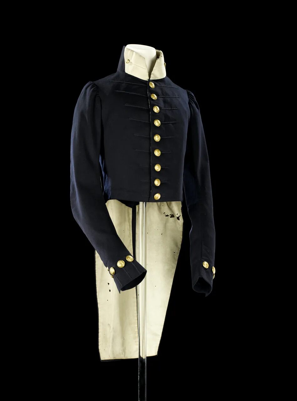 Сюртук также считался. Фрак 19 век. Royal Naval uniform 19 века. Фрак мужской 19 век. Фрак 1812 года.