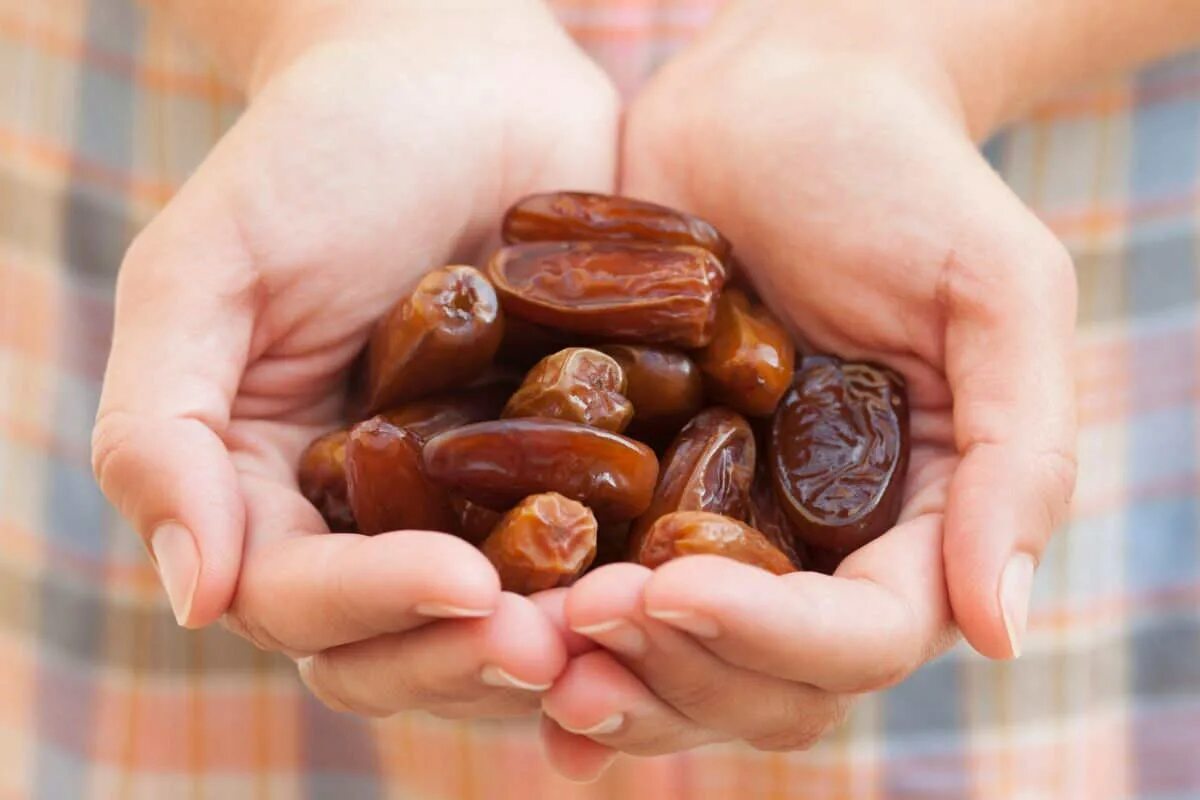Eat dates