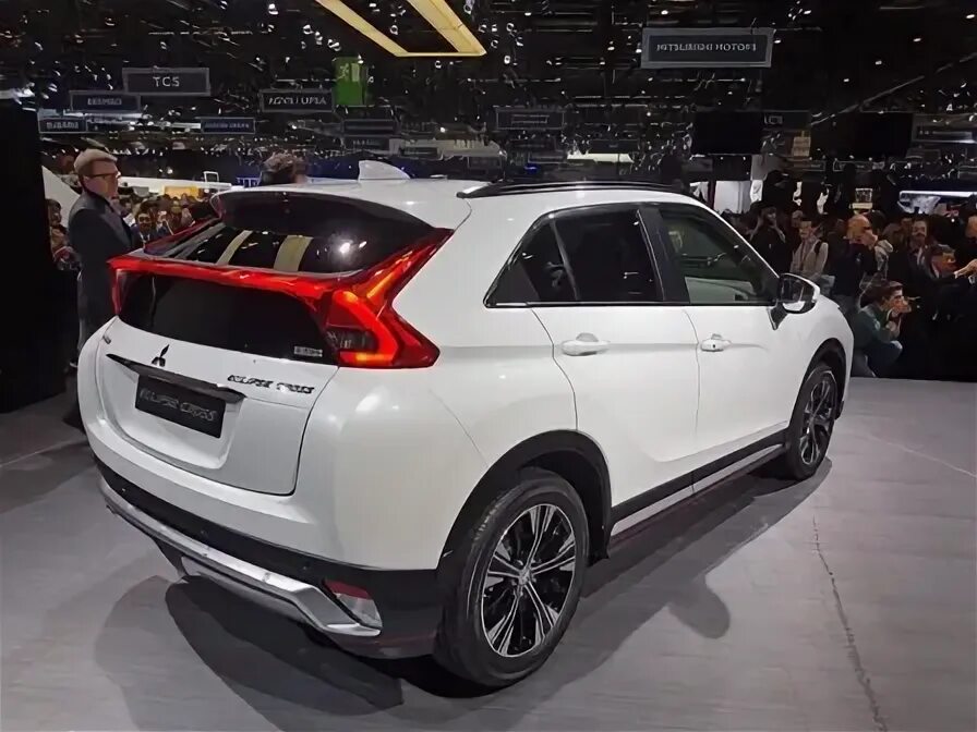 Кросс в новом кузове фото Посмотрите на новый кроссовер LADA Cross