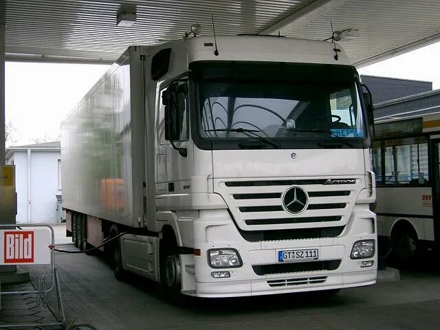 1844 значение. Мб актрос 1844. мерседес актрос 2 поколения. mercedes benz actros 1844. мерседес актрос 1844 kdv.