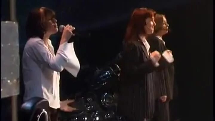 Концерт вороваек санкт петербург. Воровайки петербург. Концерт вороваек. Воровайки концерт в санкт-петербурге 2003. Группа воровайки.