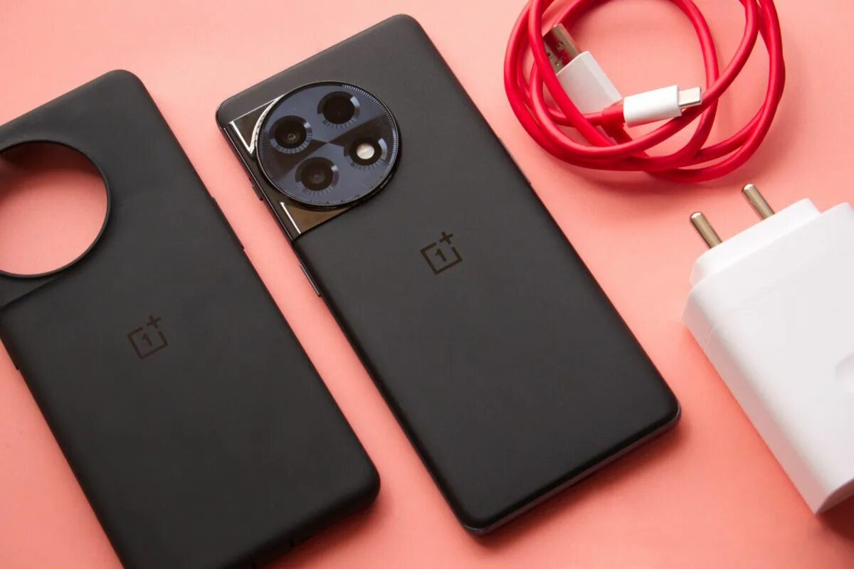Oneplus 12r обзор. Oneplus 12. Сколько стоит oneplus 12 в китае. Смартфон oneplus 12. Oneplus 12r с кецин.