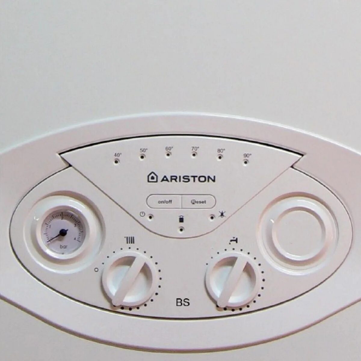 Газовый котел ariston ошибки. Газовые котлы Ariston Egis 24 CF. Газовый котёл Аристон BS II 24ff. Котел Аристон BS II 15 FF. Котёл Аристон BS 24 FF.