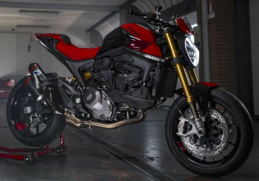 Сп 2025. Ducati monster sp 2025. дукати монстр 2000.