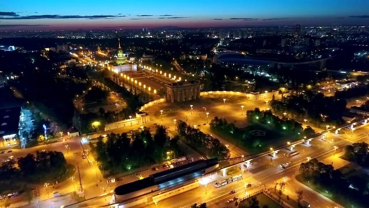 Lost in moscow на ютубе. Lost in moscow на ютубе. Видео в ютубе москва. Видео в ютубе москва. Москва видео.
