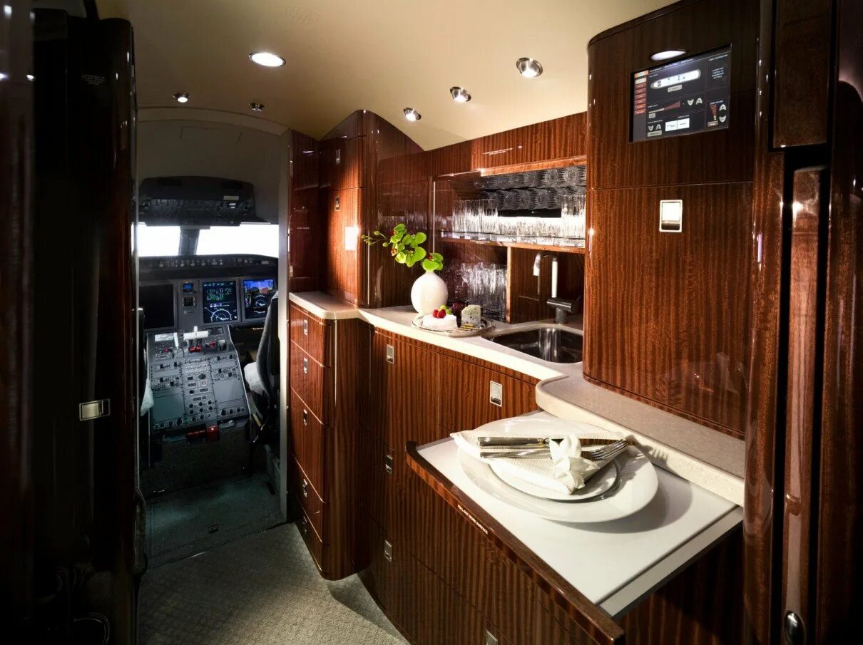 Кухня боинга 737. Фото кухни самолета. Фото кухни самолета. Кухня в самолете. Фото кухни самолета.