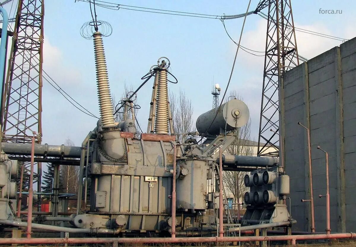 Трансформатор 750 кв. Однофазный автотрансформатор 750 кв. автотрансформатор силовой 110 кв. однофазный автотрансформатор 750330кв. трансформаторная подстанция 750кв.