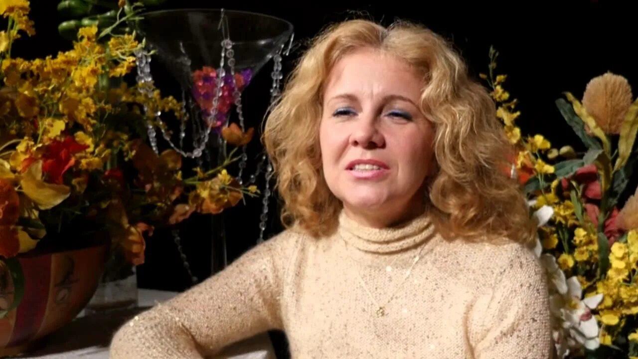 Анатольевна кашпировская. Лунная елена кашпировская. кашпировский лунная елена. елена кашпировская 1968.